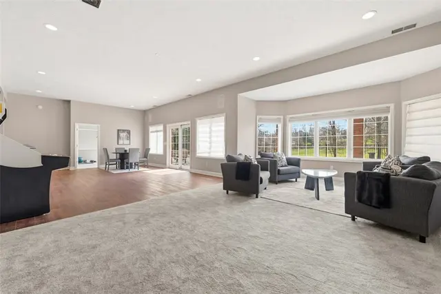 607 Oswego Drive gallery image 7
