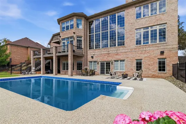 607 Oswego Drive gallery image 8