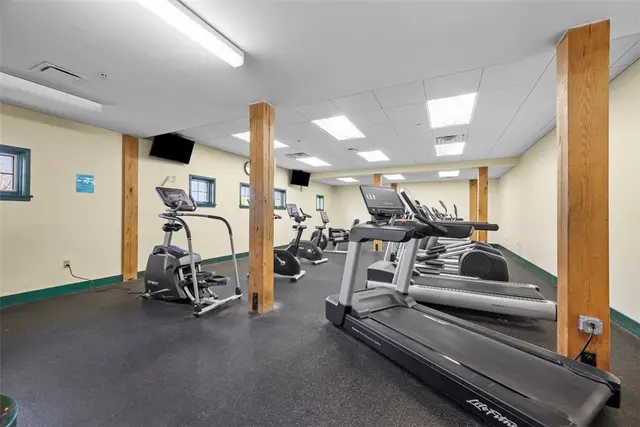 607 Oswego Drive gallery image 12