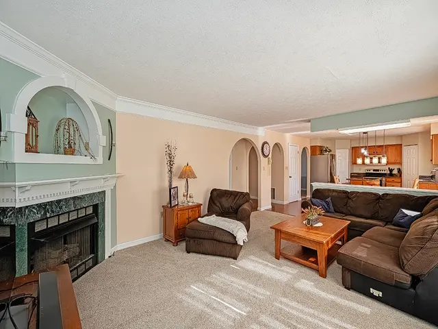 608 Bittersweet gallery image 10