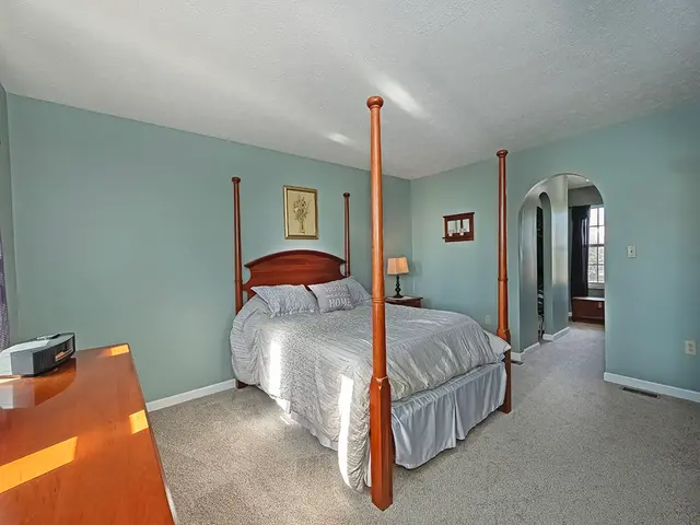 608 Bittersweet gallery image 31