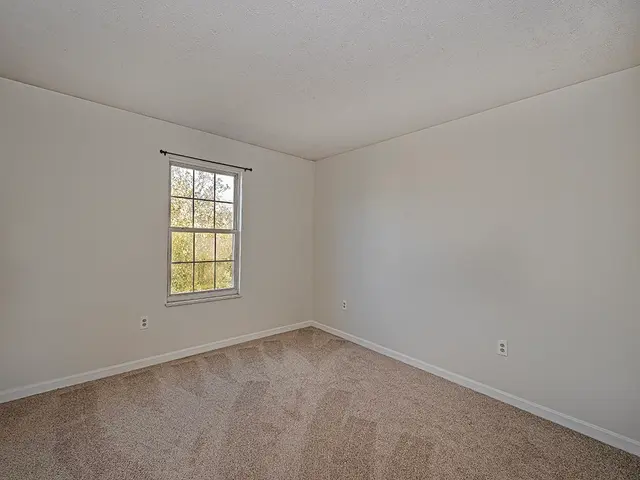 608 Bittersweet gallery image 32