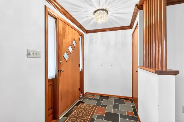 608 CARARRA DRIVE gallery image 4