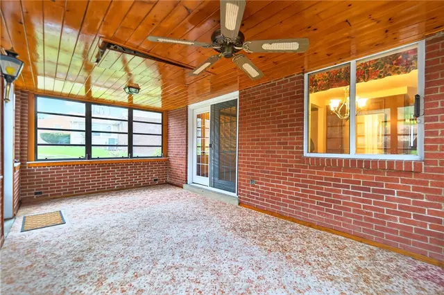 608 CARARRA DRIVE gallery image 31