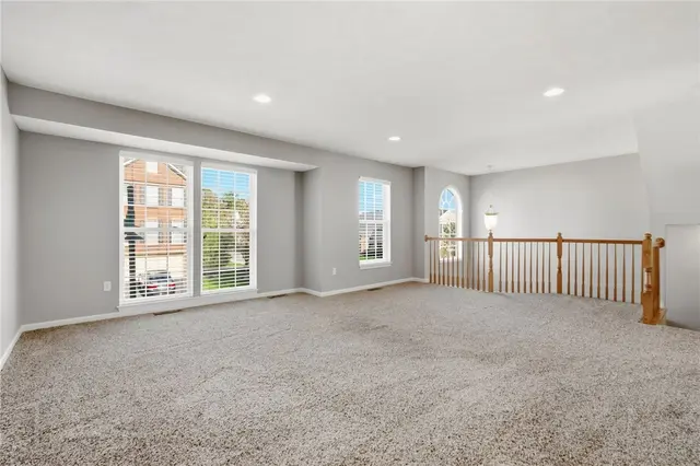 608 Garden Way gallery image 2