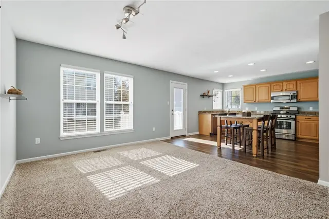 608 Garden Way gallery image 5