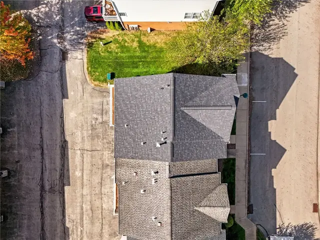 608 Garden Way gallery image 9