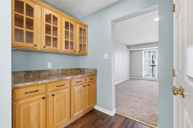 608 Garden Way gallery image 12