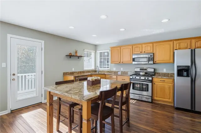 608 Garden Way gallery image 14