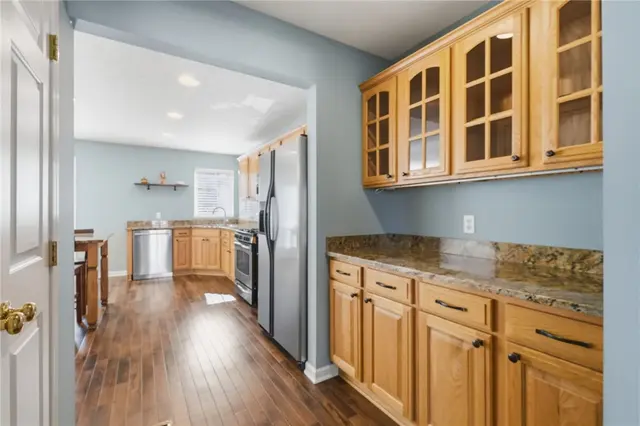 608 Garden Way gallery image 15