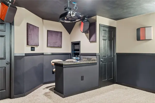 608 Garden Way gallery image 16