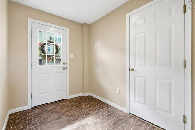608 Garden Way gallery image 22