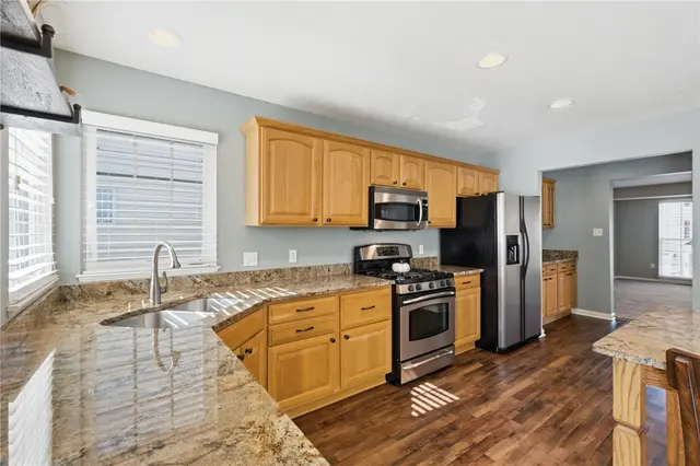 608 Garden Way gallery image 24