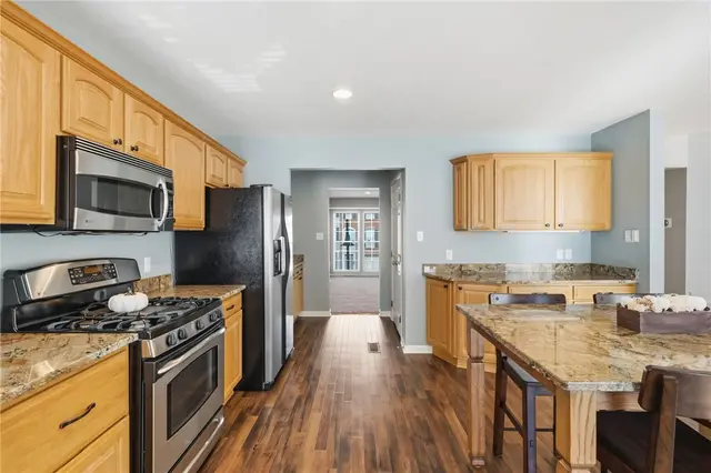 608 Garden Way gallery image 25