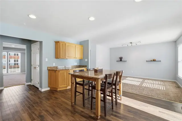 608 Garden Way gallery image 31
