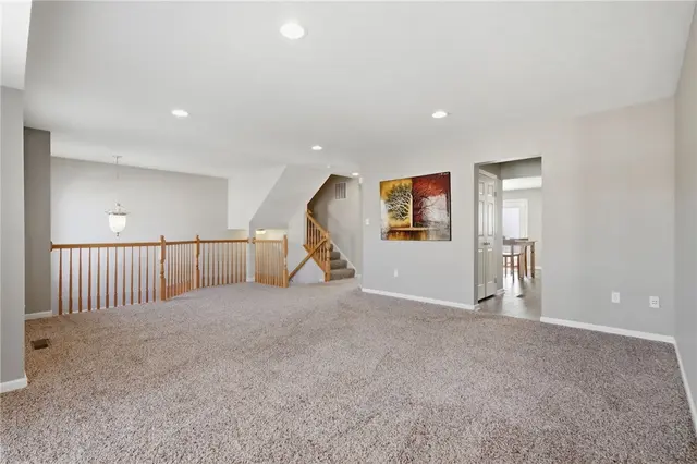 608 Garden Way gallery image 34