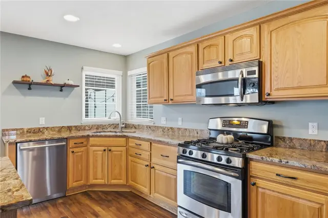 608 Garden Way gallery image 35