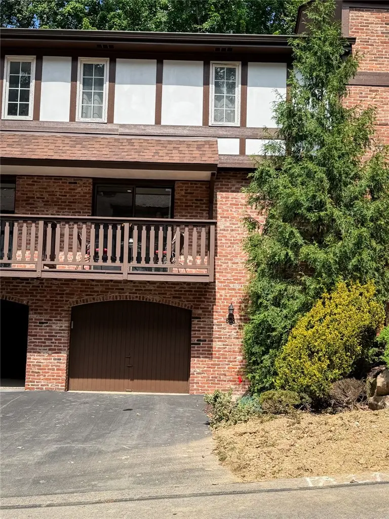 608 Maplewood Ct