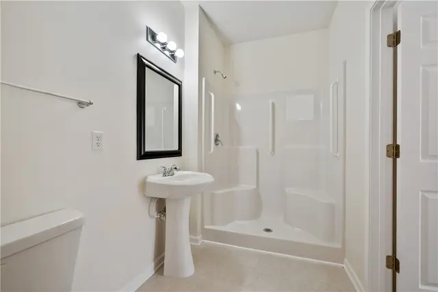 608 Whispering Pines Dr gallery image 6