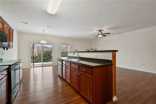 608 Whispering Pines Dr gallery image 17