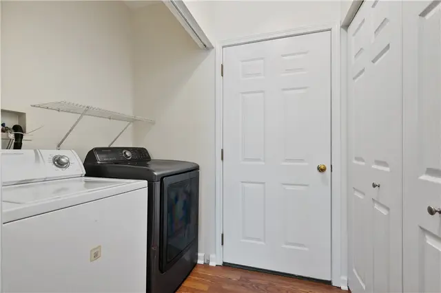 608 Whispering Pines Dr gallery image 22