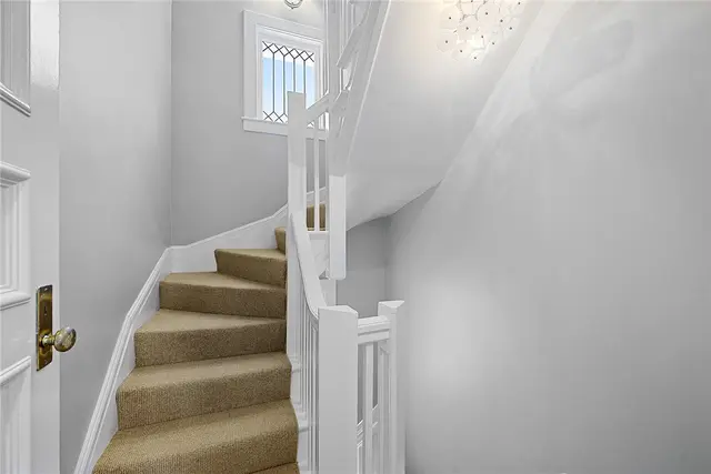 609 Academy Ave gallery image 16