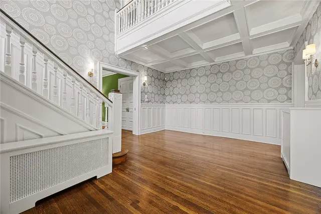 609 Academy Ave gallery image 17