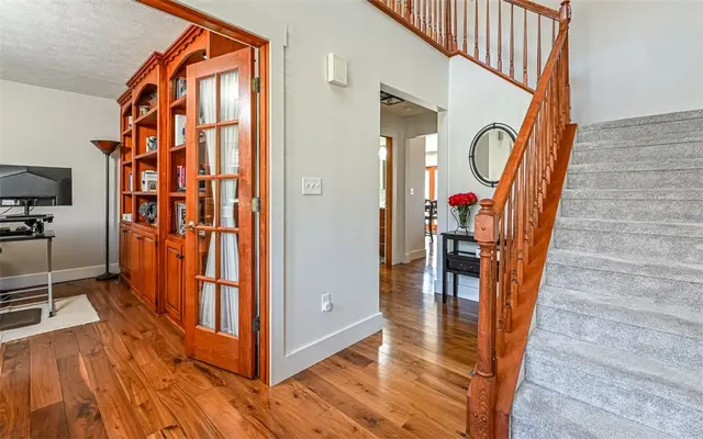 609 Cheshire Drive gallery image 3