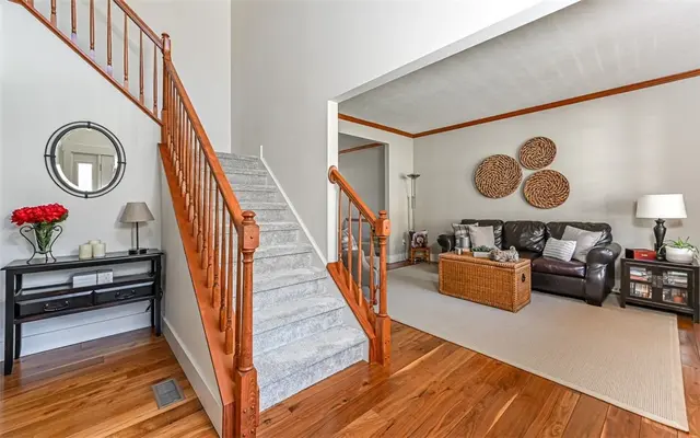 609 Cheshire Drive gallery image 4