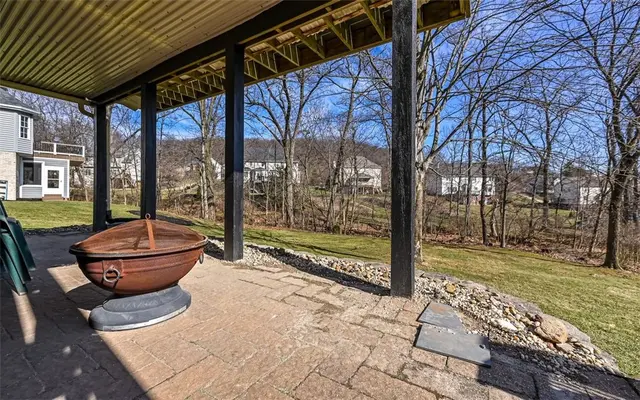 609 Cheshire Drive gallery image 36