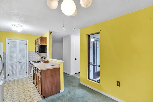 61 Strawberry Lane gallery image 3