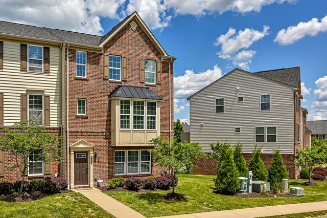 610 Broadmore LANE