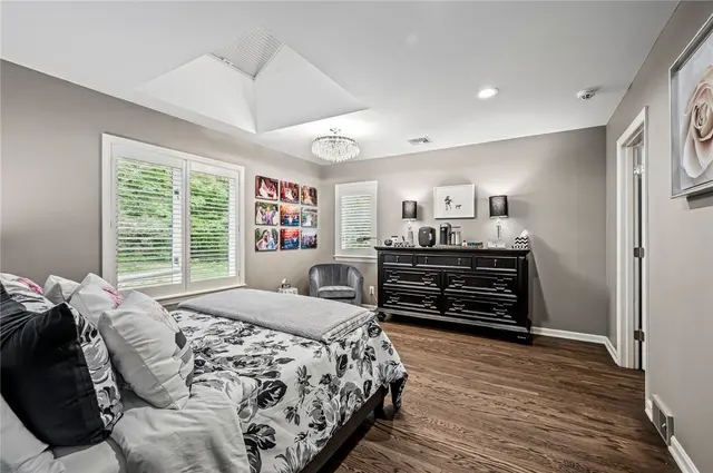 610 Davis Lane gallery image 9