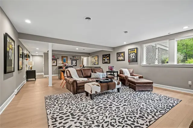 610 Davis Lane gallery image 19