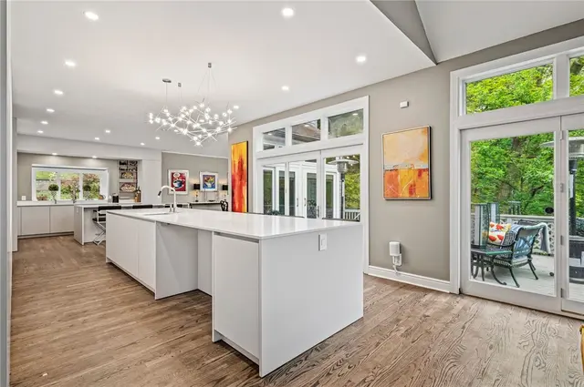 610 Davis Lane gallery image 29