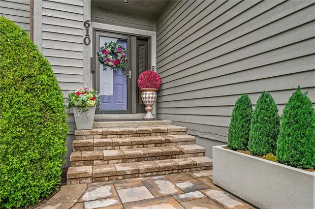 610 Davis Lane gallery image 34