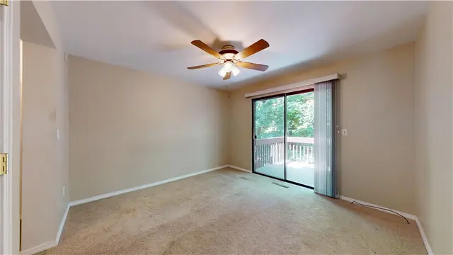 610 Maplewood Ct gallery image 3