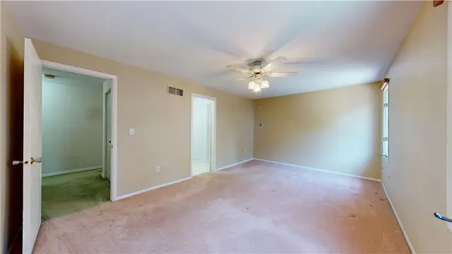 610 Maplewood Ct gallery image 5