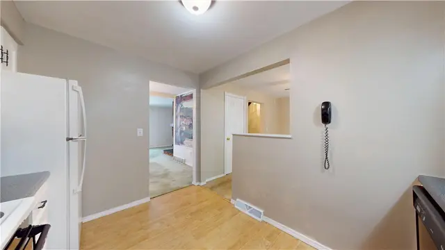 610 Maplewood Ct gallery image 6