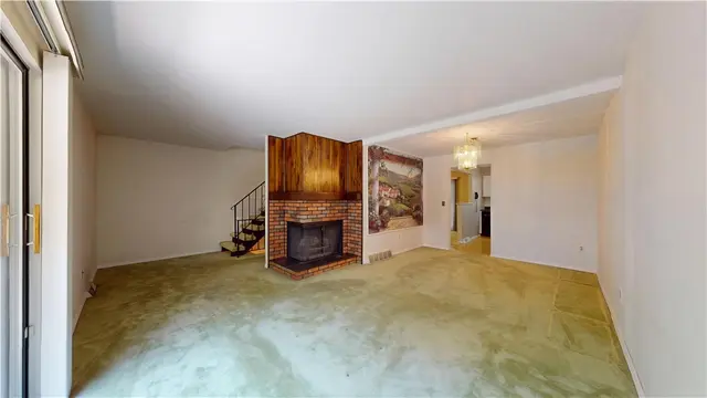610 Maplewood Ct gallery image 10