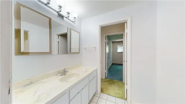 610 Maplewood Ct gallery image 11