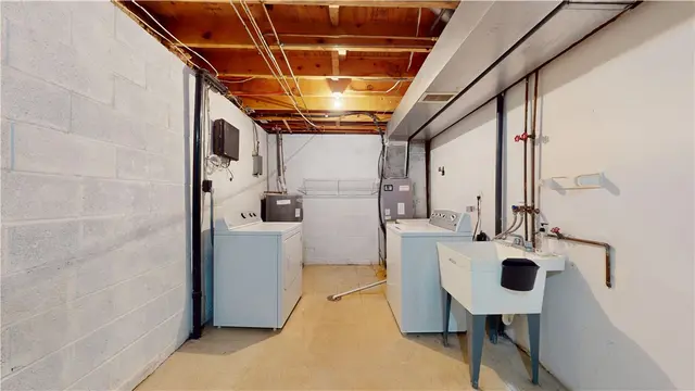 610 Maplewood Ct gallery image 14