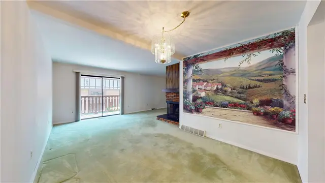 610 Maplewood Ct gallery image 17