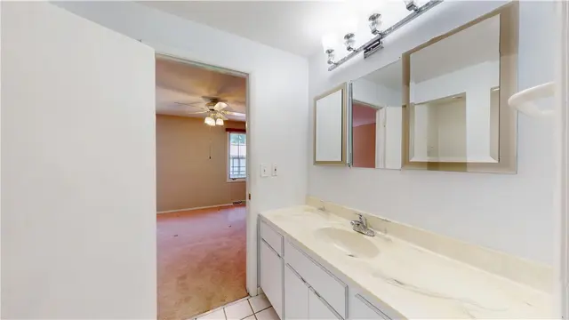 610 Maplewood Ct gallery image 20