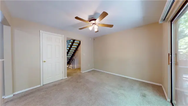 610 Maplewood Ct gallery image 28