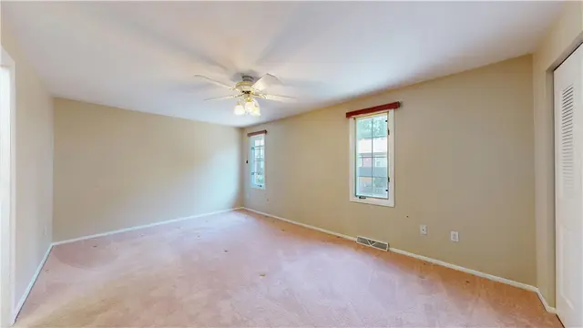610 Maplewood Ct gallery image 32