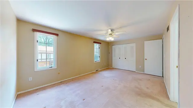610 Maplewood Ct gallery image 35