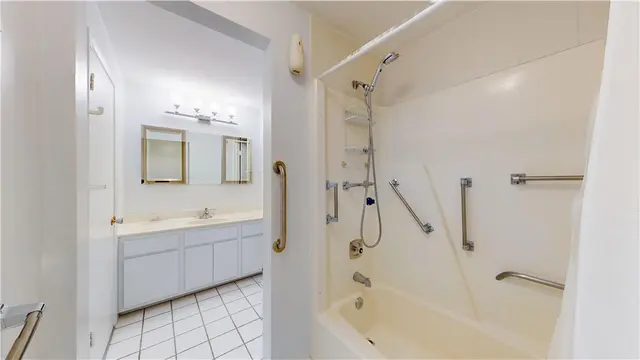 610 Maplewood Ct gallery image 38