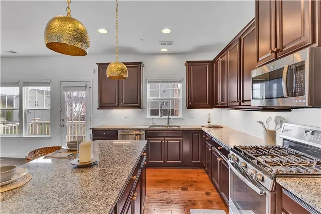610 Shelley Ln gallery image 10