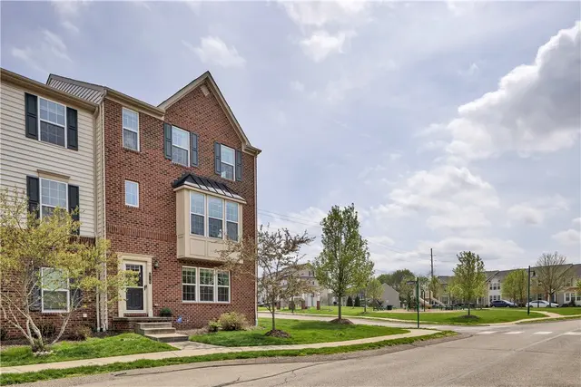 610 Shelley Ln gallery image 12